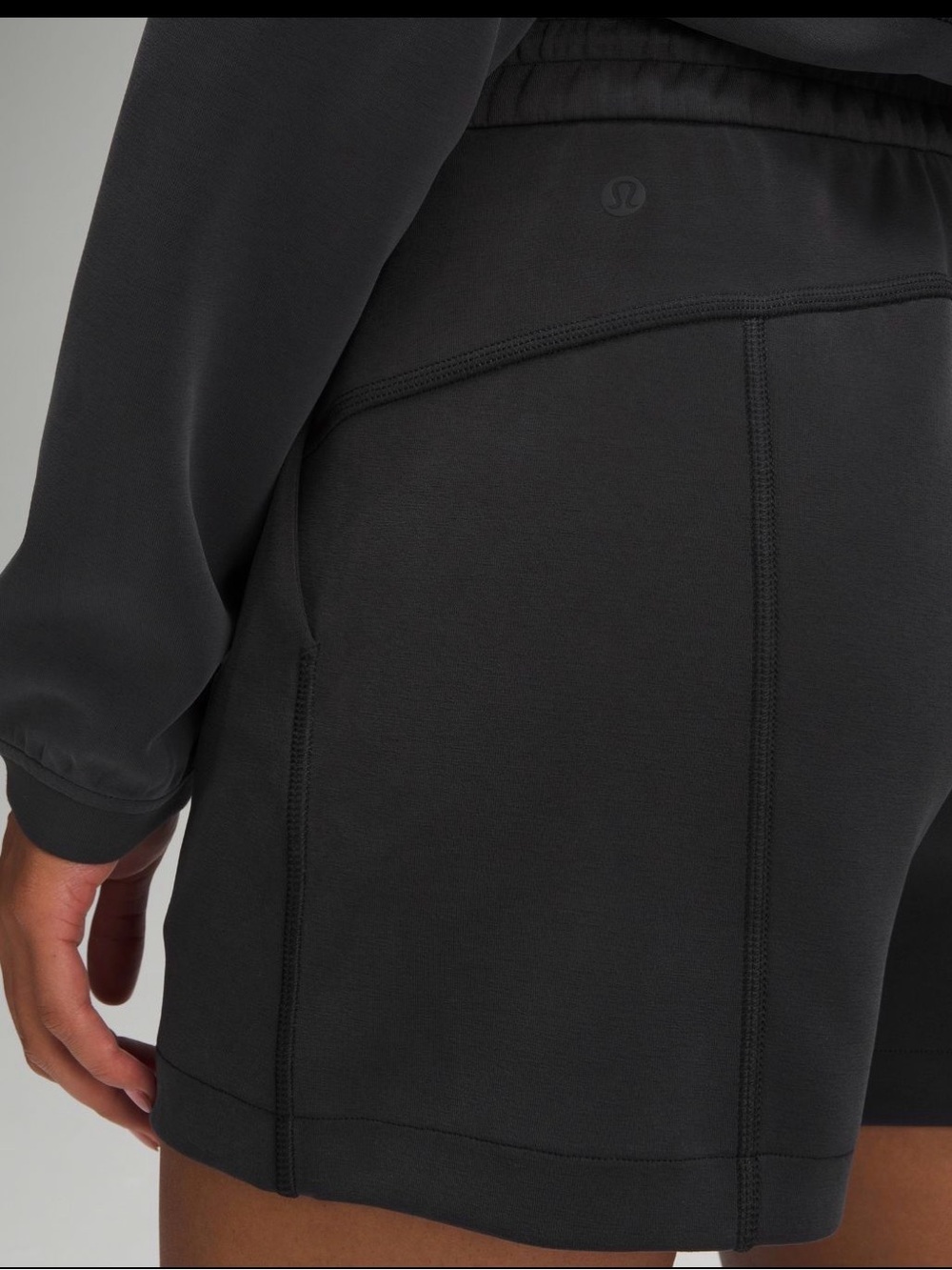 Lululemon Softstreme High-Rise Shorts 4” – Black – Size 10 - Picture 3 of 14